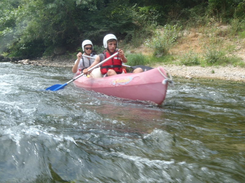 Village Camps International Summer Camp Ard&egrave;che, France 2019-07-26 https://www.villagecamps.com/journals_admin/images/76-35-Charles and Ignacio canoe.jpg